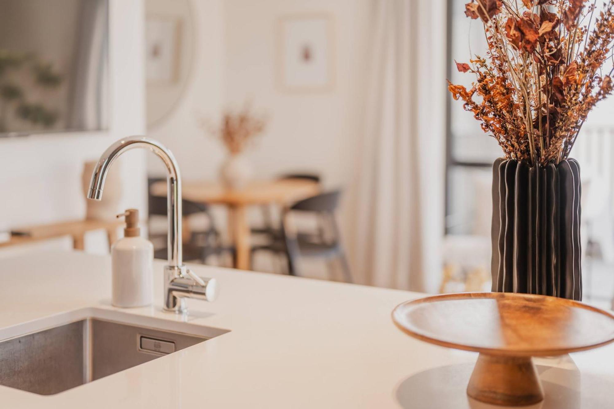 Chic And Contemporary Living At Cambridge Terrace Villa Christchurch Eksteriør bilde