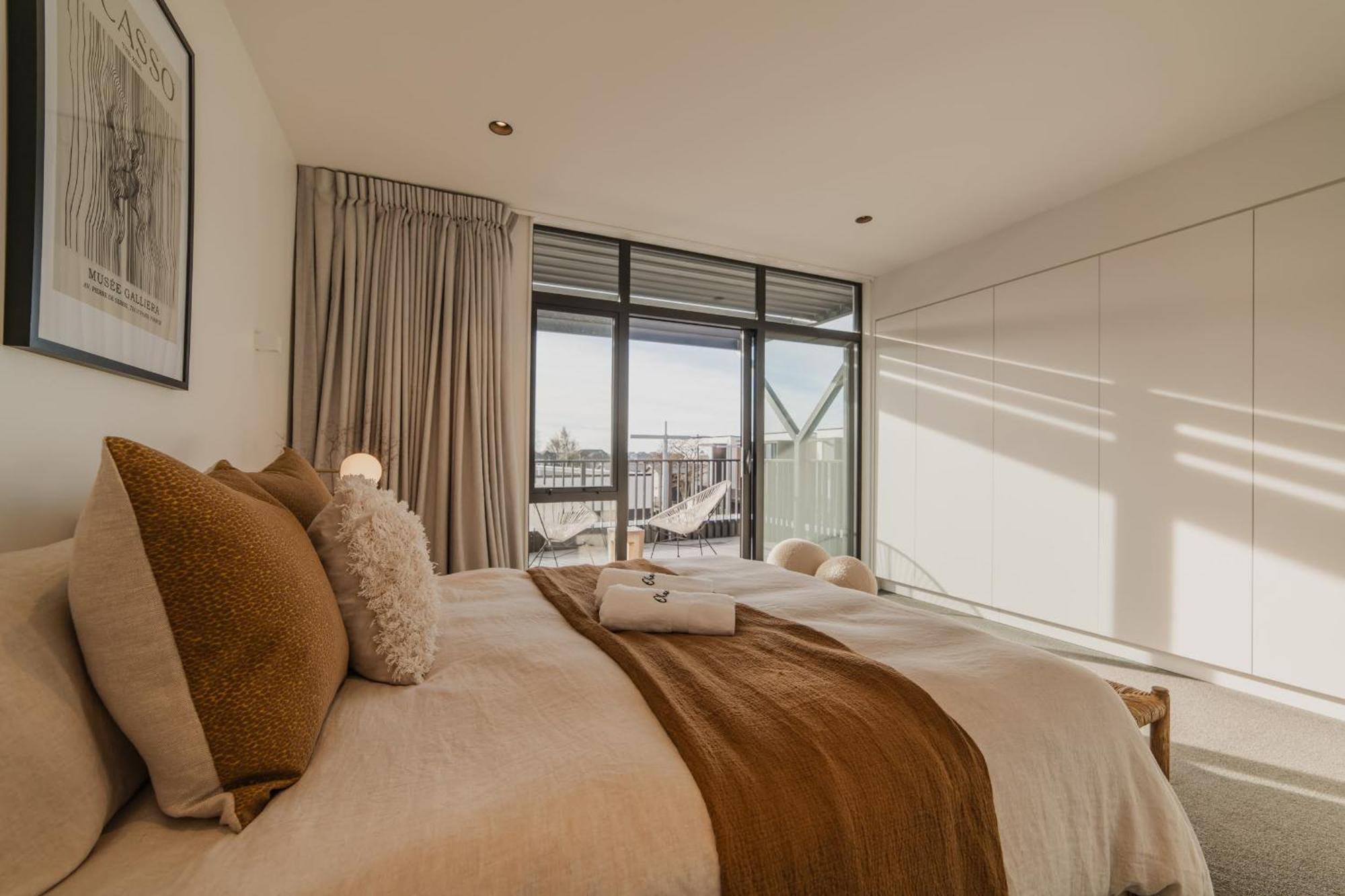 Chic And Contemporary Living At Cambridge Terrace Villa Christchurch Eksteriør bilde